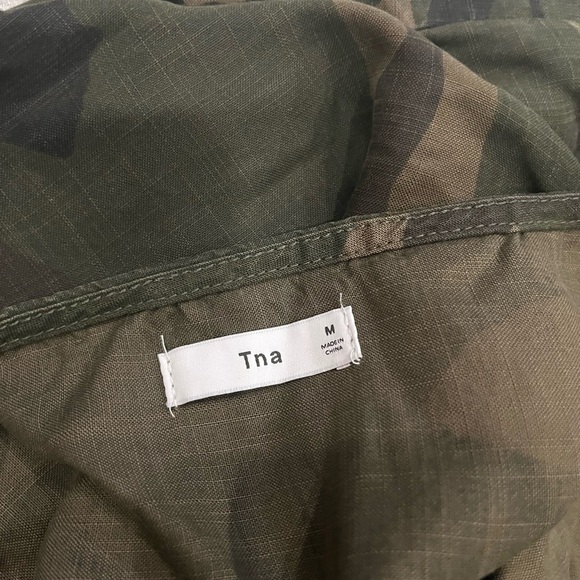 ❤️2/$30❤️[M]TNA WMN Yirrell Dress Green Camouflage Strap V-Neck Slip Mini - Picture 6 of 7